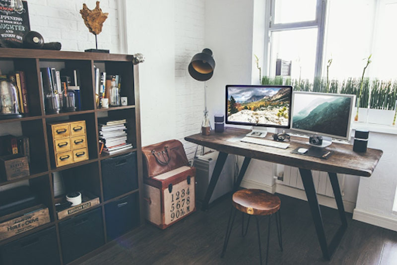 bàn văn phòng mặt gỗ đơn giản kết hợp với chân sắt